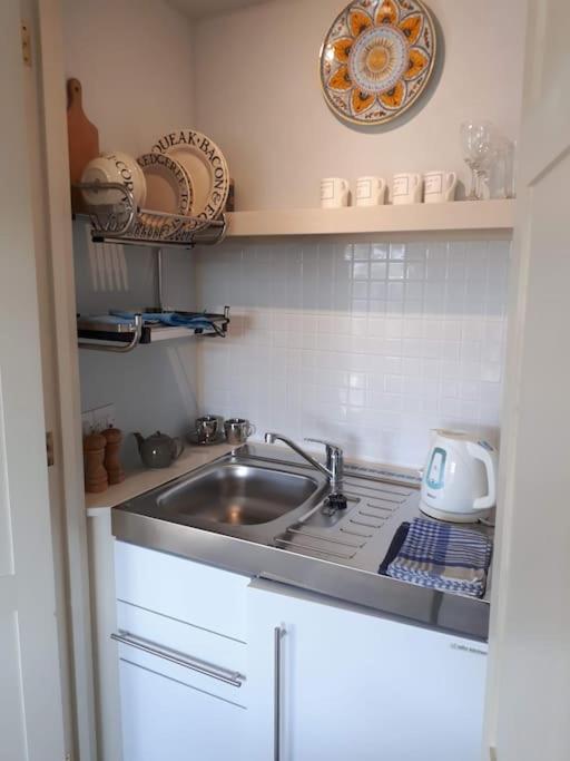Apartament No. 27'S Self-Catering Flat For A Memorable Break. Bridport Zewnętrze zdjęcie